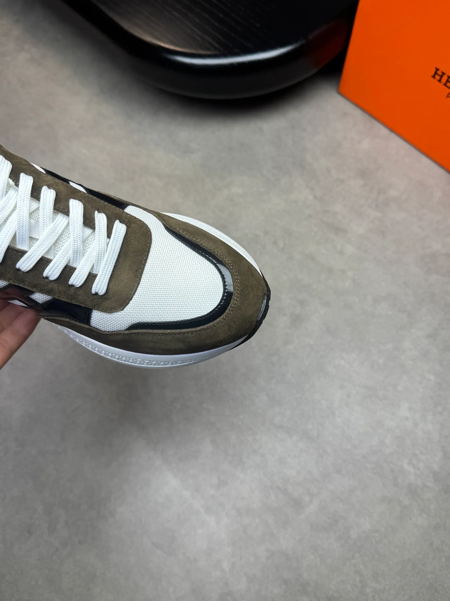[HERMES] Hermès men's shoes 💰520💰 - high-end quality original items 🔍🔍🔍 casual sports shoes - upper: 🔝 pebbled calfskin, brand high mercerized canvas, body sewn with brand ´H´ totem, tongue brand logo cloth label - lining: water-dyed cowhide -Outsole: Ultra-light T men's shoes 💰U foam·rubber; two-color molded outsole -Ultra-high quality control·Fine workmanship: highlighted (high-end·luxury·grade) -Size: 39-44 (38, 45, can be customized)